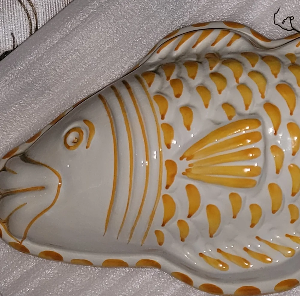 Bassano Ceramiche ABC Made In Italy Ceramic White & Gold Large Smiling Fish Mold - Picture 1 of 13